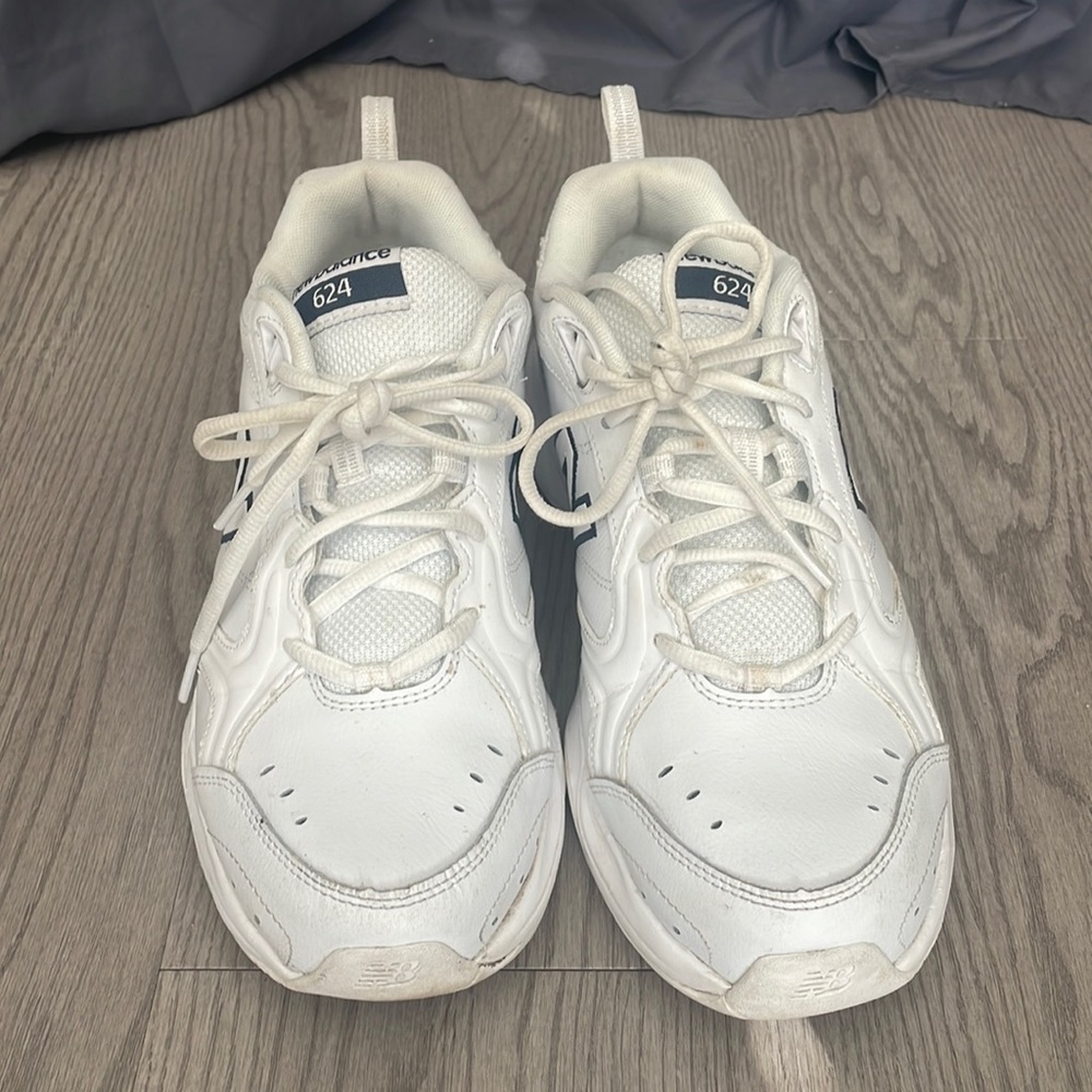 New Balance Women's 624 V2 Casual Comfort Cross White Trainer
